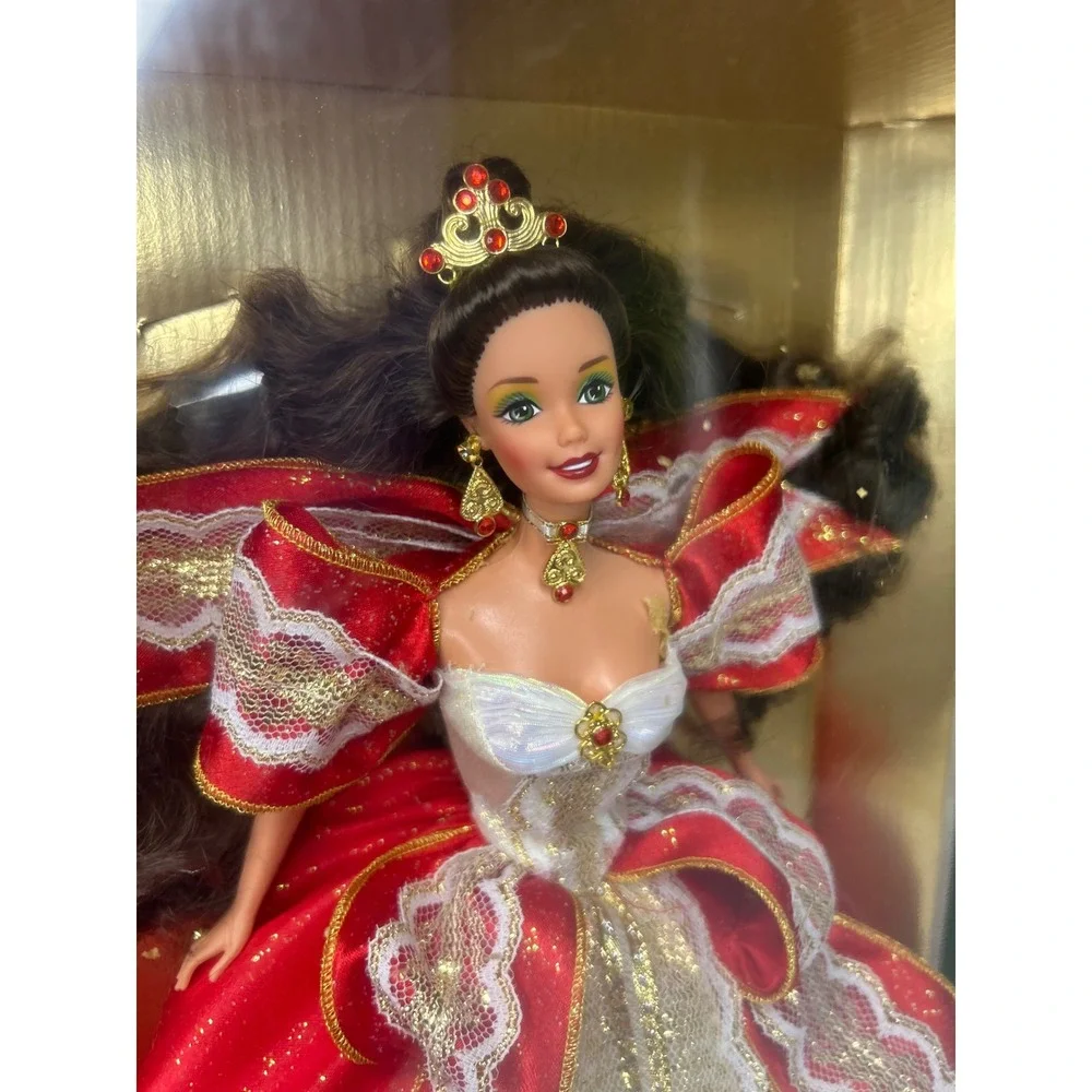 Mattel 1997 Happy Holidays Barbie Special Edition Brunette Red Gown 17832 NIB